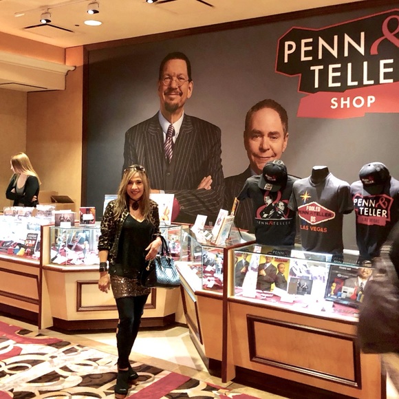 Meet your Posher, Lia - Picture 2 of 9